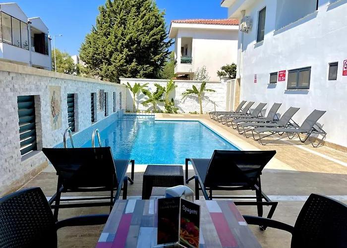 Ξενοδοχείο Tahiraga